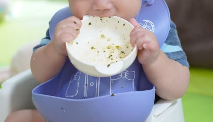 セール 離乳食 エプロンを食べる